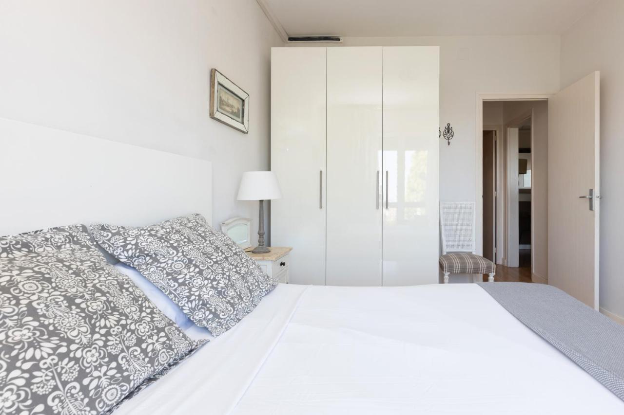 Lodging Apartments Guell Gaudi Barcelona Exterior foto